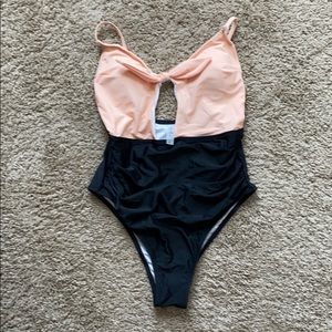 One piece swim suit
